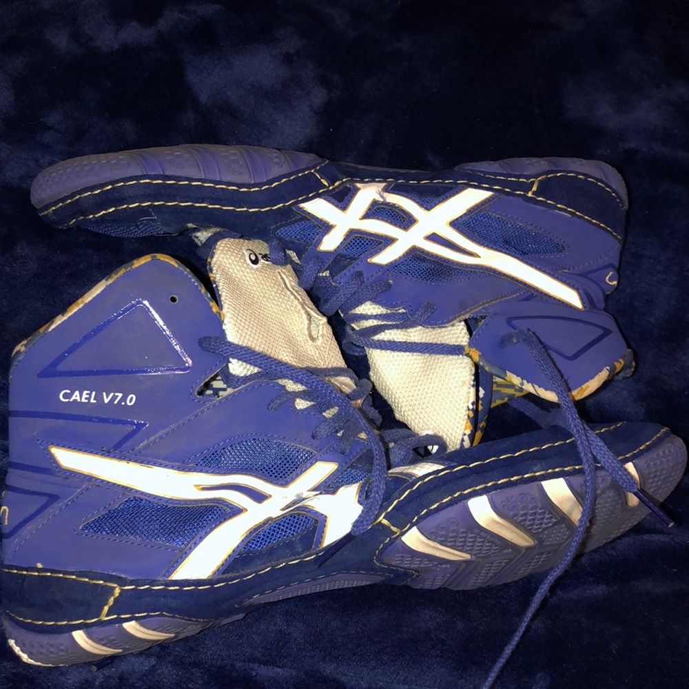 ASICS Cael v7.0